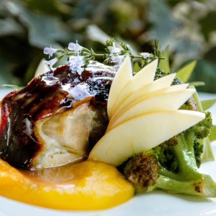 Private Wine Tasting and Authentic Lunch Experience